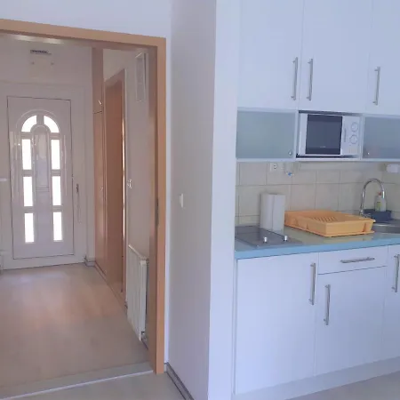 Apartament Liliom Apartman *