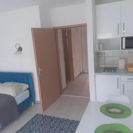 Apartment Liliom Apartman *