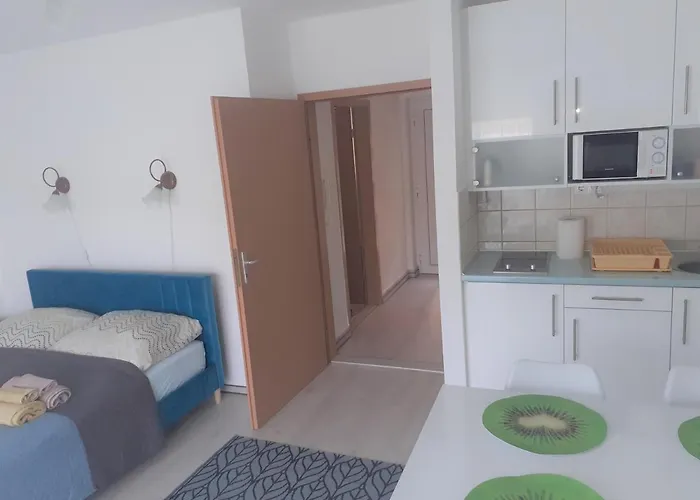 アパート Liliom Apartman *