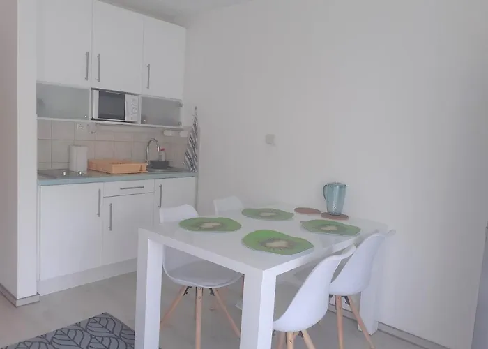 アパート Liliom Apartman *