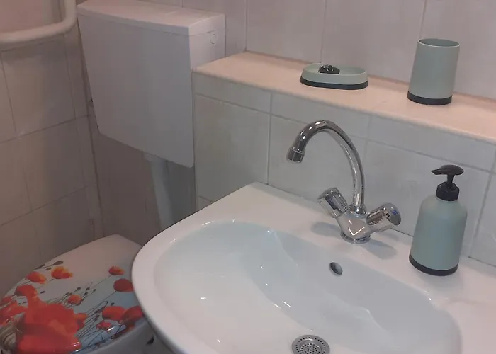 Liliom Apartman アパート ヘーヴィーズ